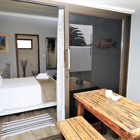 Tiende Laan Bed & Breakfast And Self-Catering วัลวิสเบย์ ภายนอก รูปภาพ