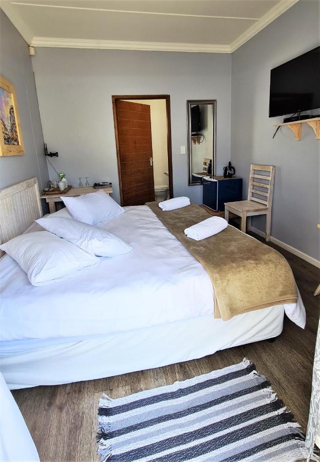 Tiende Laan Bed & Breakfast And Self-Catering วัลวิสเบย์ ภายนอก รูปภาพ