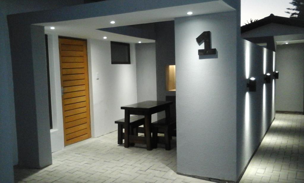 Tiende Laan Bed & Breakfast And Self-Catering วัลวิสเบย์ ห้อง รูปภาพ
