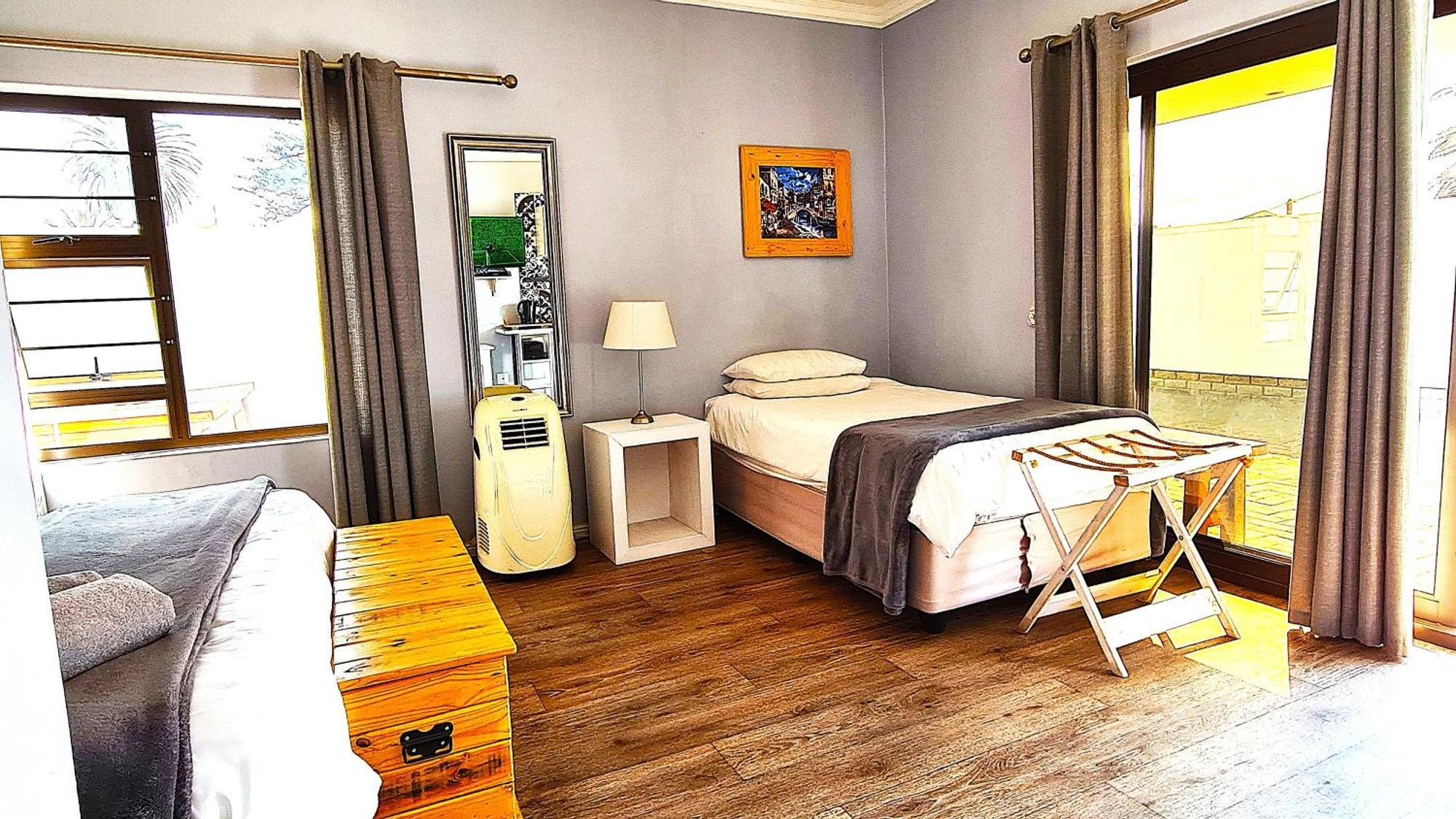 Tiende Laan Bed & Breakfast And Self-Catering วัลวิสเบย์ ภายนอก รูปภาพ