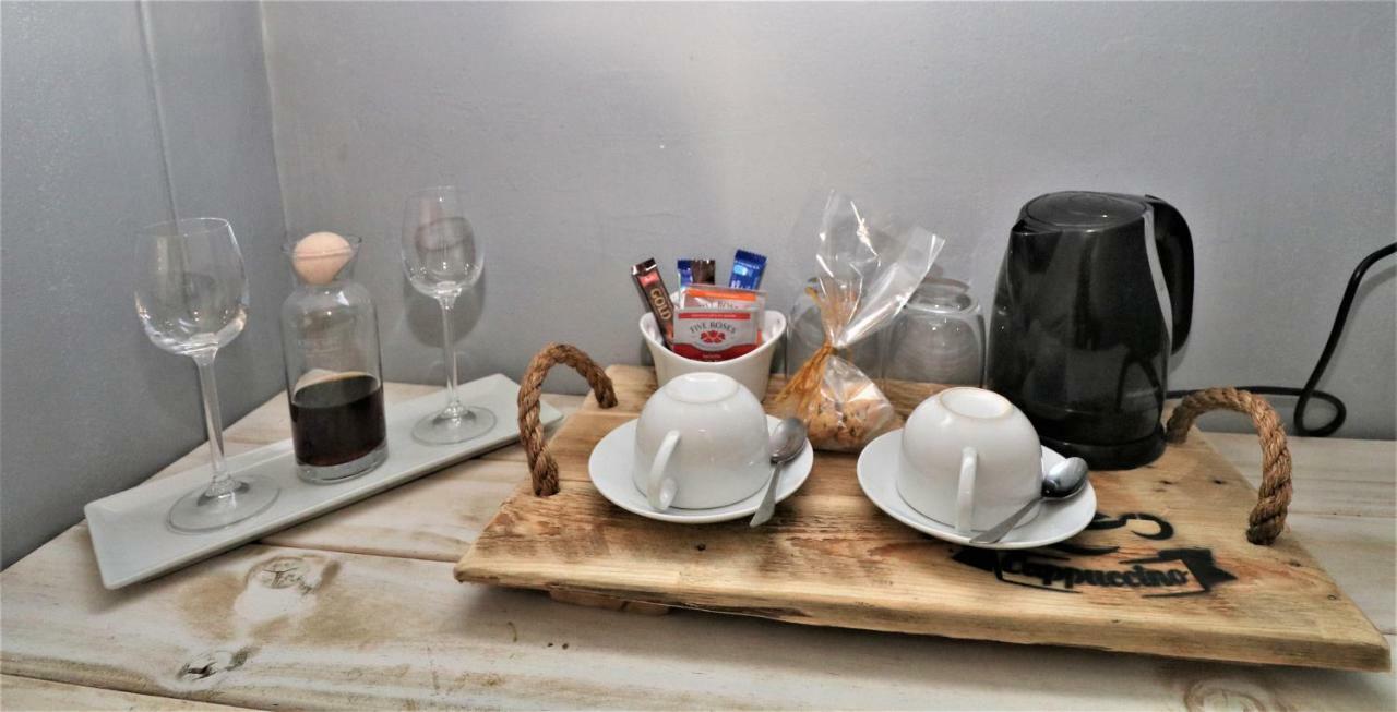 Tiende Laan Bed & Breakfast And Self-Catering วัลวิสเบย์ ภายนอก รูปภาพ