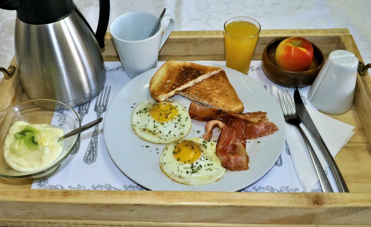 Tiende Laan Bed & Breakfast And Self-Catering วัลวิสเบย์ ภายนอก รูปภาพ