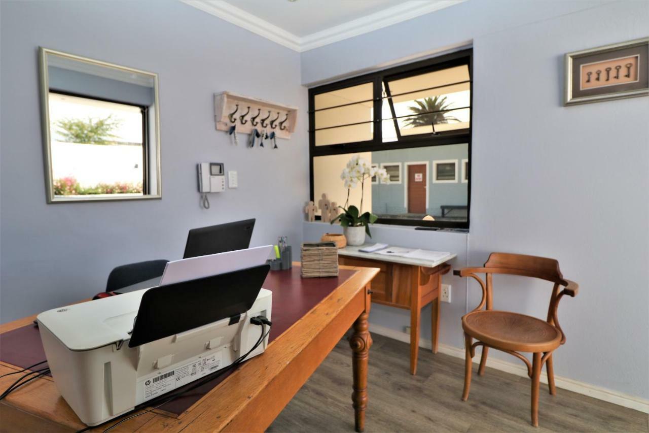 Tiende Laan Bed & Breakfast And Self-Catering วัลวิสเบย์ ภายนอก รูปภาพ