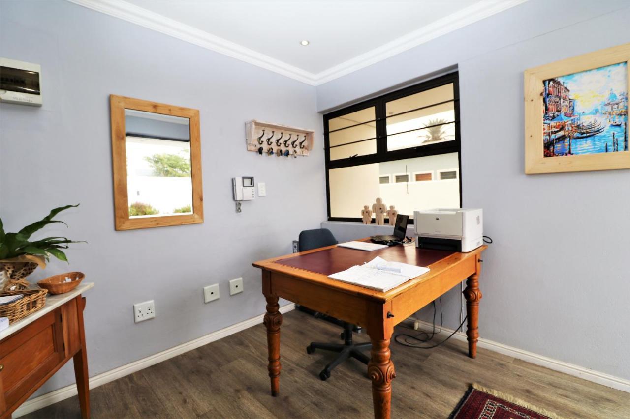 Tiende Laan Bed & Breakfast And Self-Catering วัลวิสเบย์ ภายนอก รูปภาพ