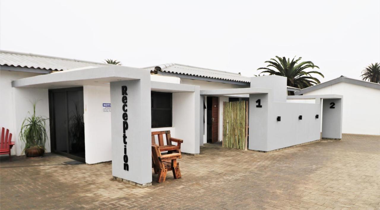 Tiende Laan Bed & Breakfast And Self-Catering วัลวิสเบย์ ภายนอก รูปภาพ